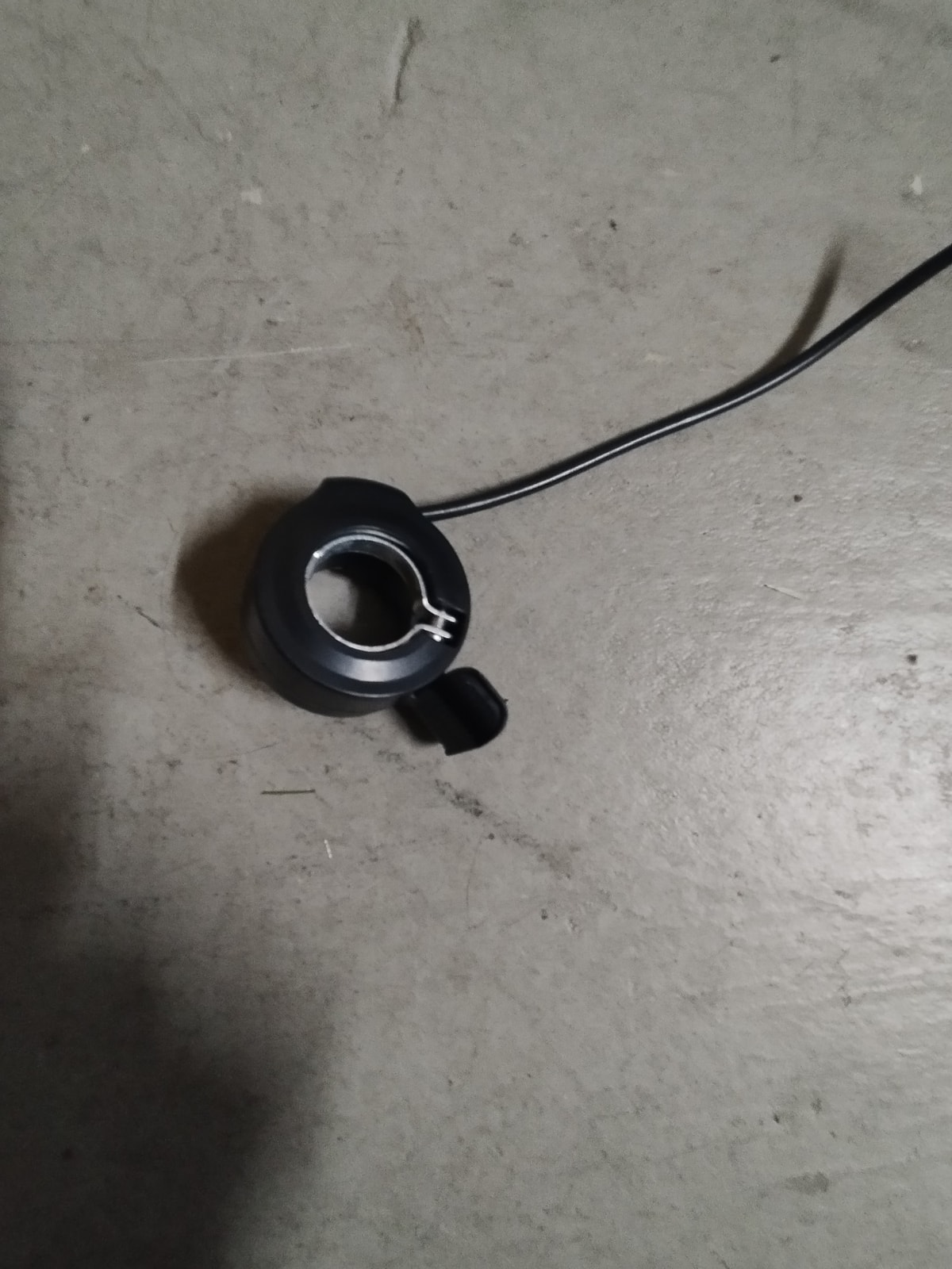 3 Pin Thumb Throttle, photo 1 of 2