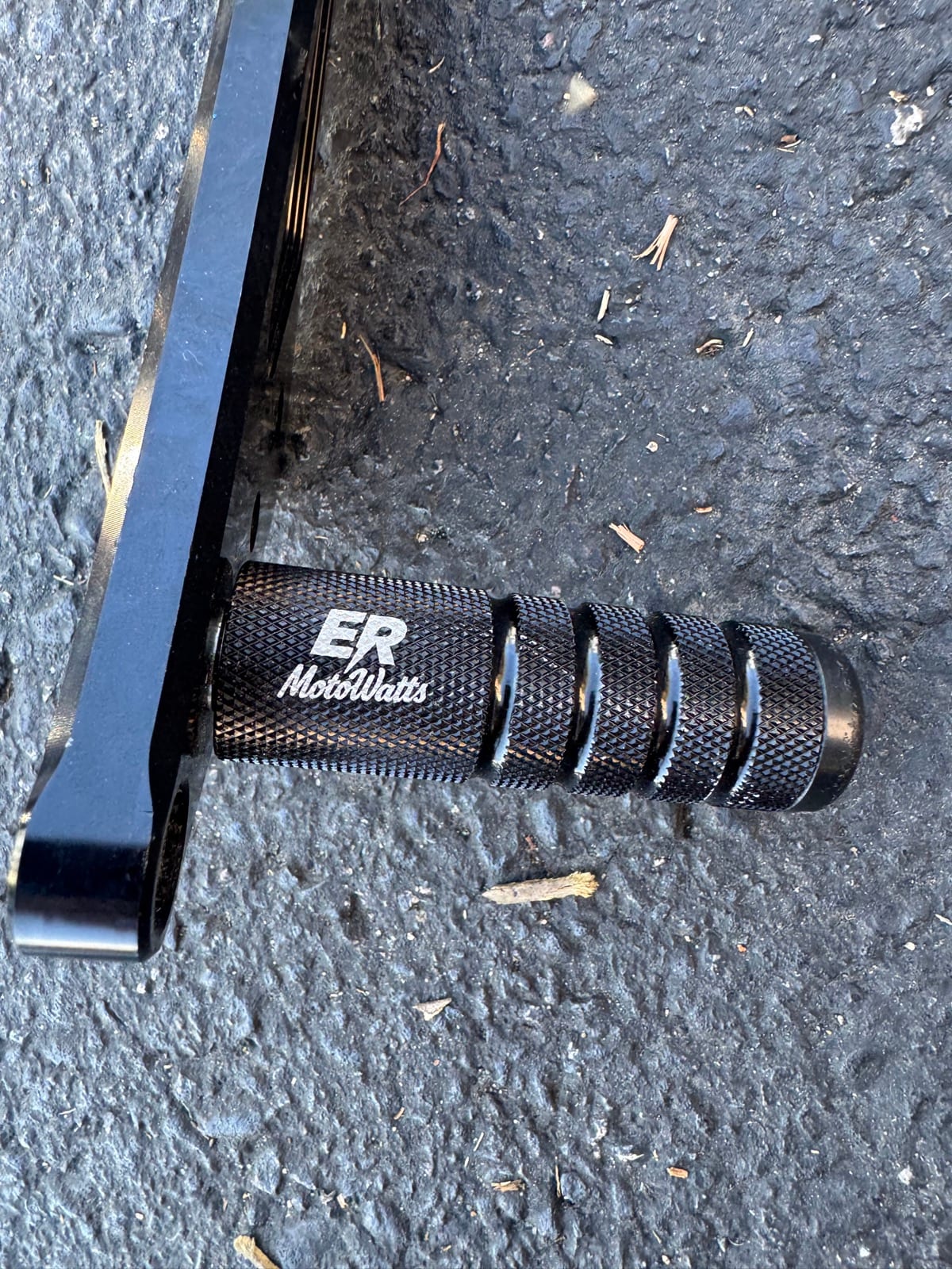 ER MotoWatts CNC Shift Lock with Peg for Surron LBX, photo 3 of 3