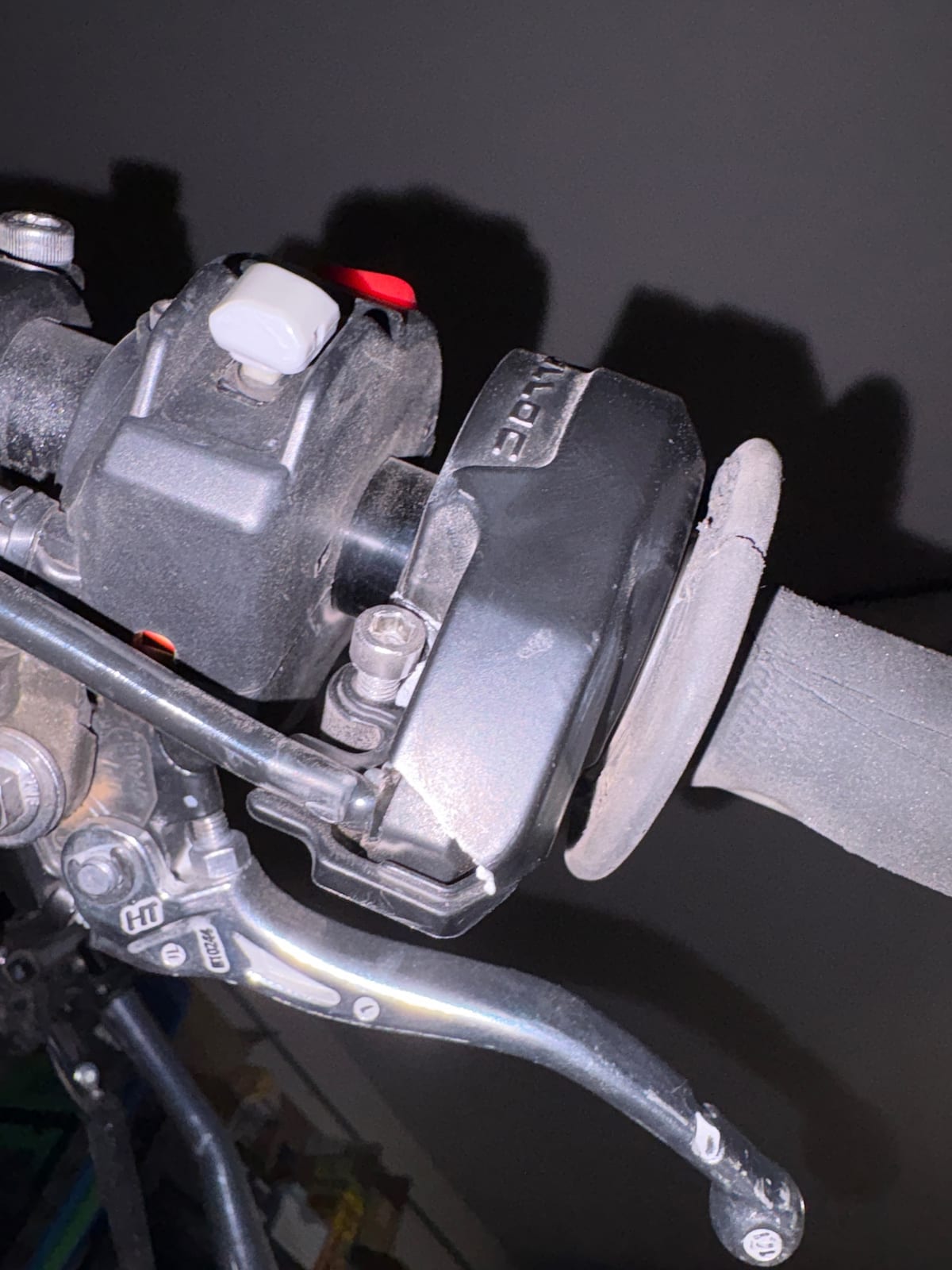 Ultra Bee Throttle, photo 2 of 3