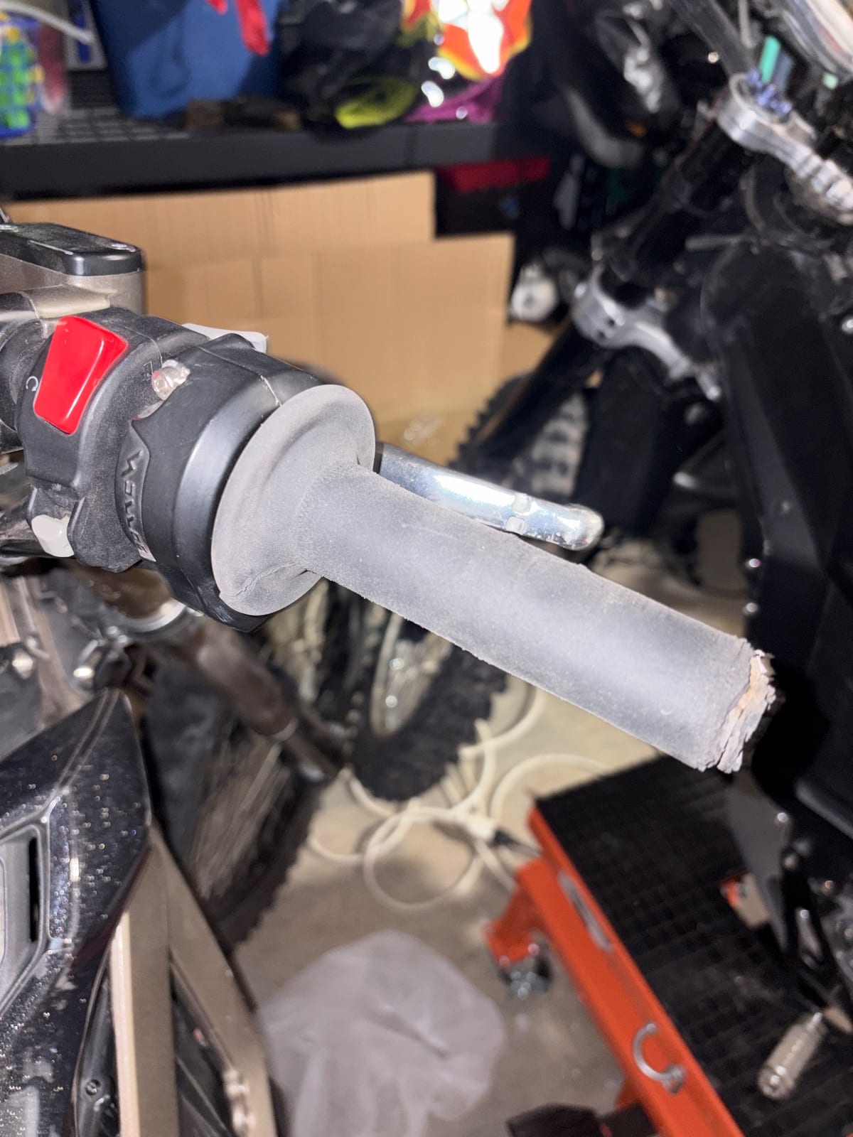 Ultra Bee Throttle, photo 1 of 3