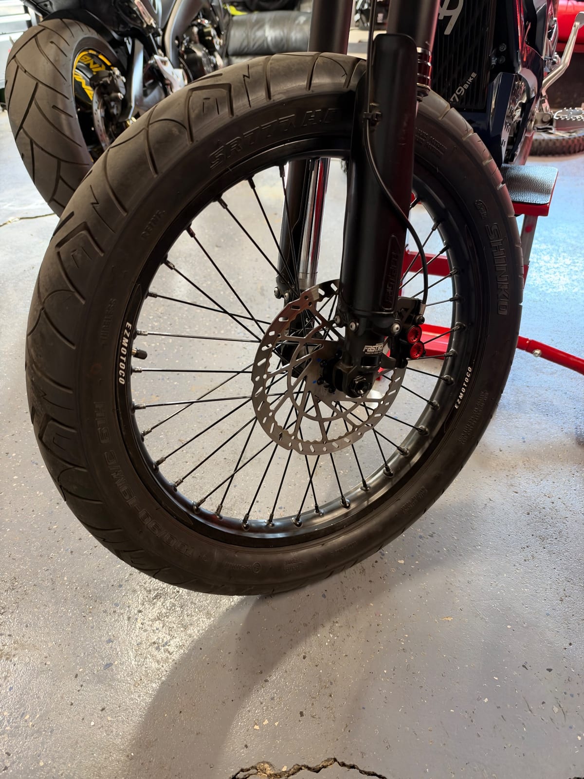 Surron super motos new, photo 1 of 3