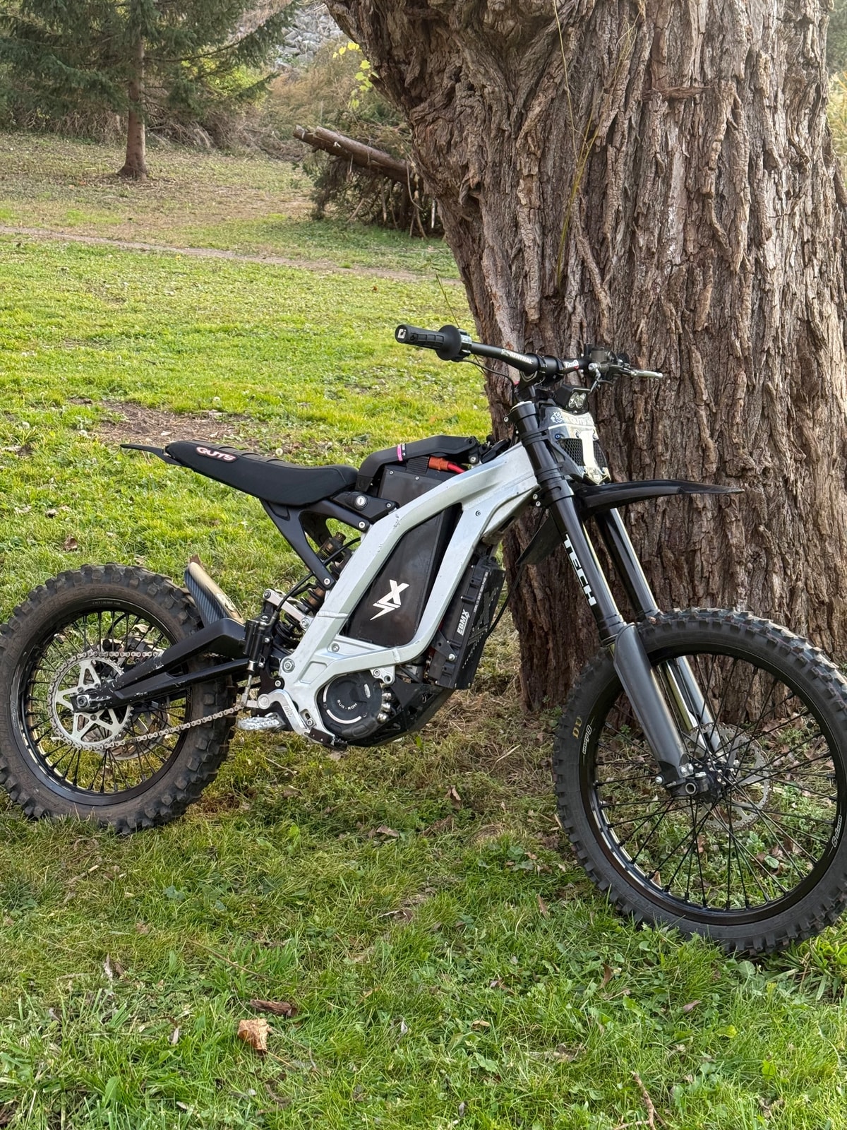 Warp 9 16/19 Rims With Dirt Tires