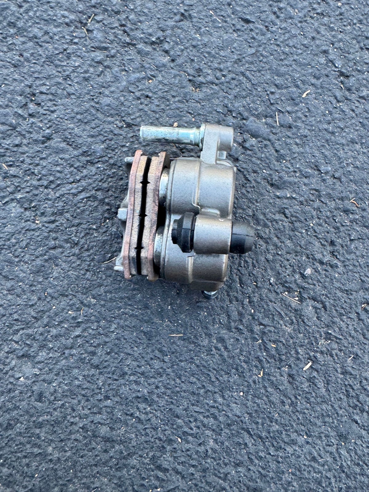 Ultra Bee Brake Caliper with Pads, photo 2 of 3