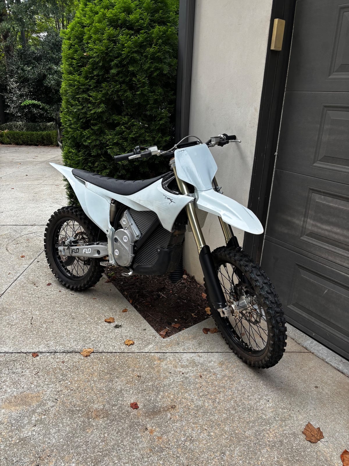 Stark Varg Plastics White