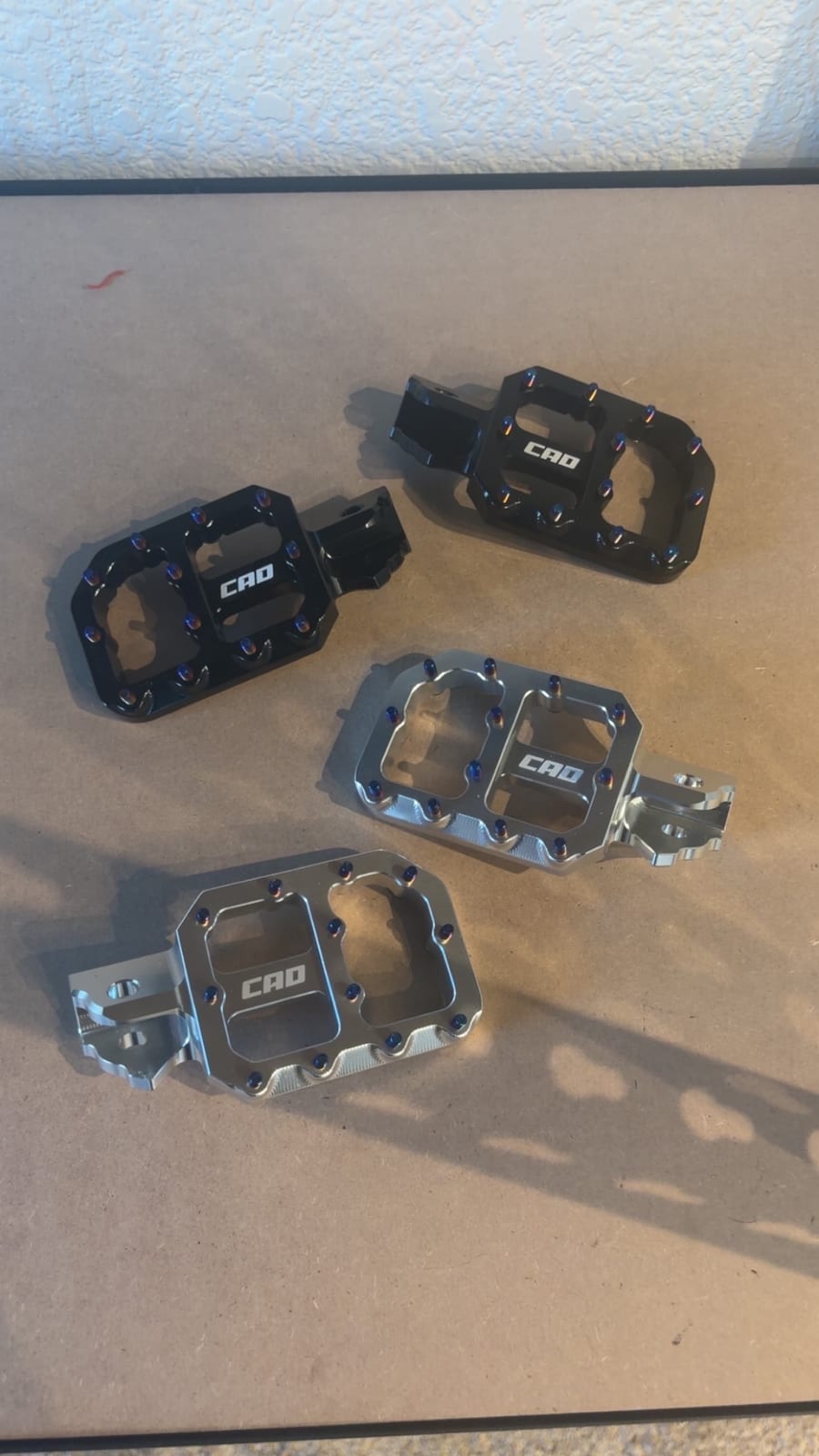 Wide Pegs For All Emotos