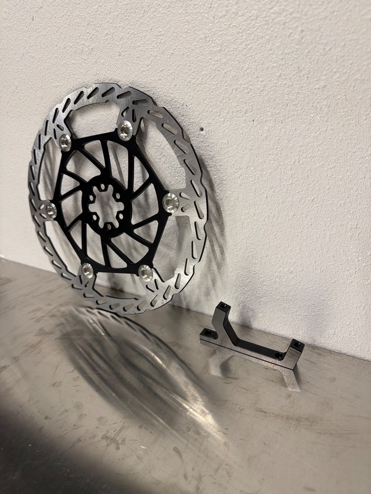 Brand New 250mm Front Rotor And Adapter For Sur-Ron Lbx, photo 2 of 4
