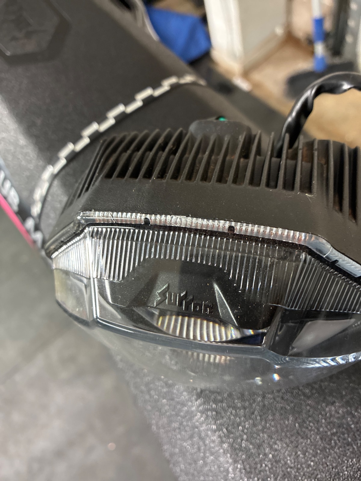 Stock Ultra Bee Head Light, photo 4 of 4