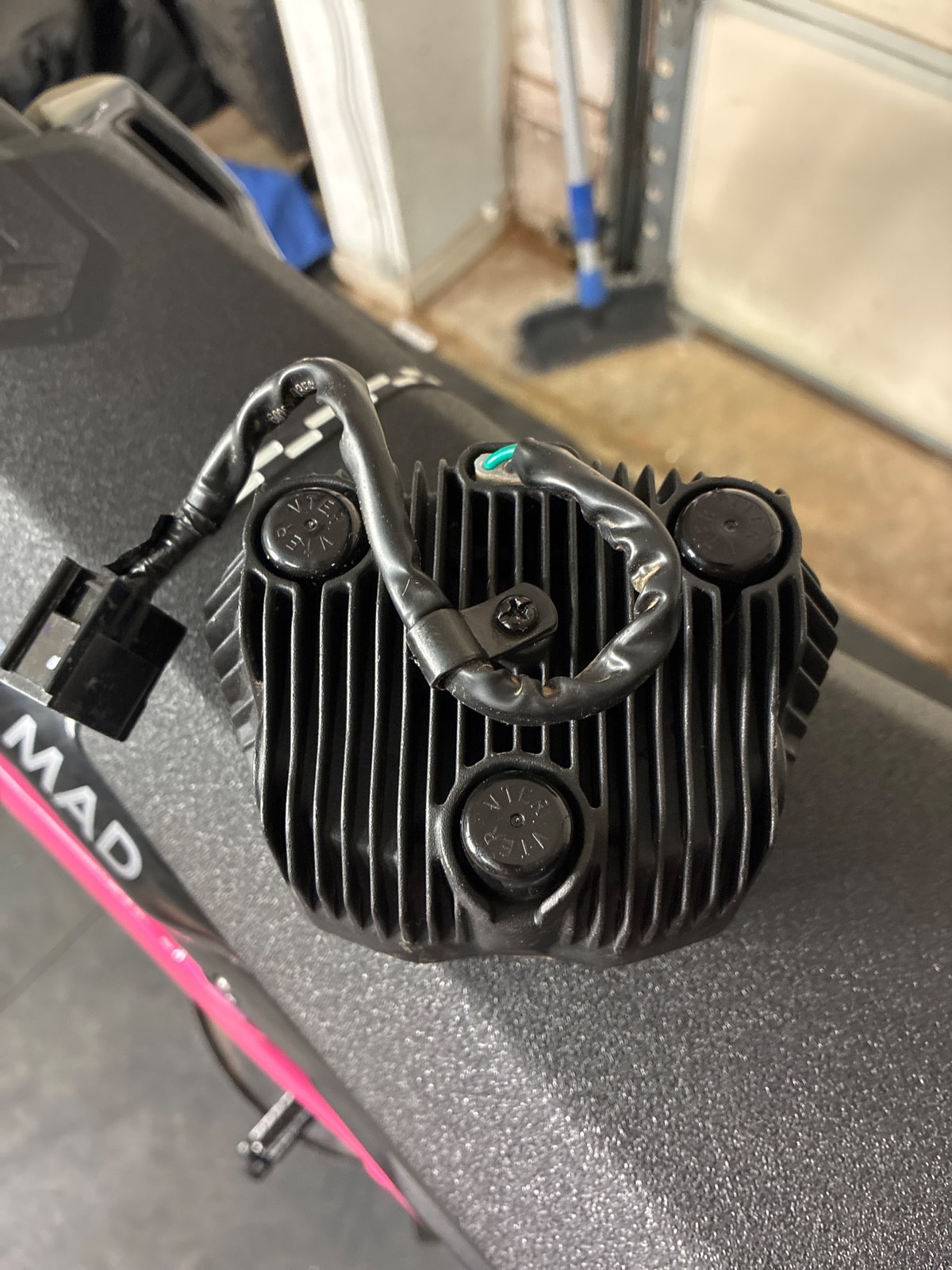 Stock Ultra Bee Head Light, photo 2 of 4