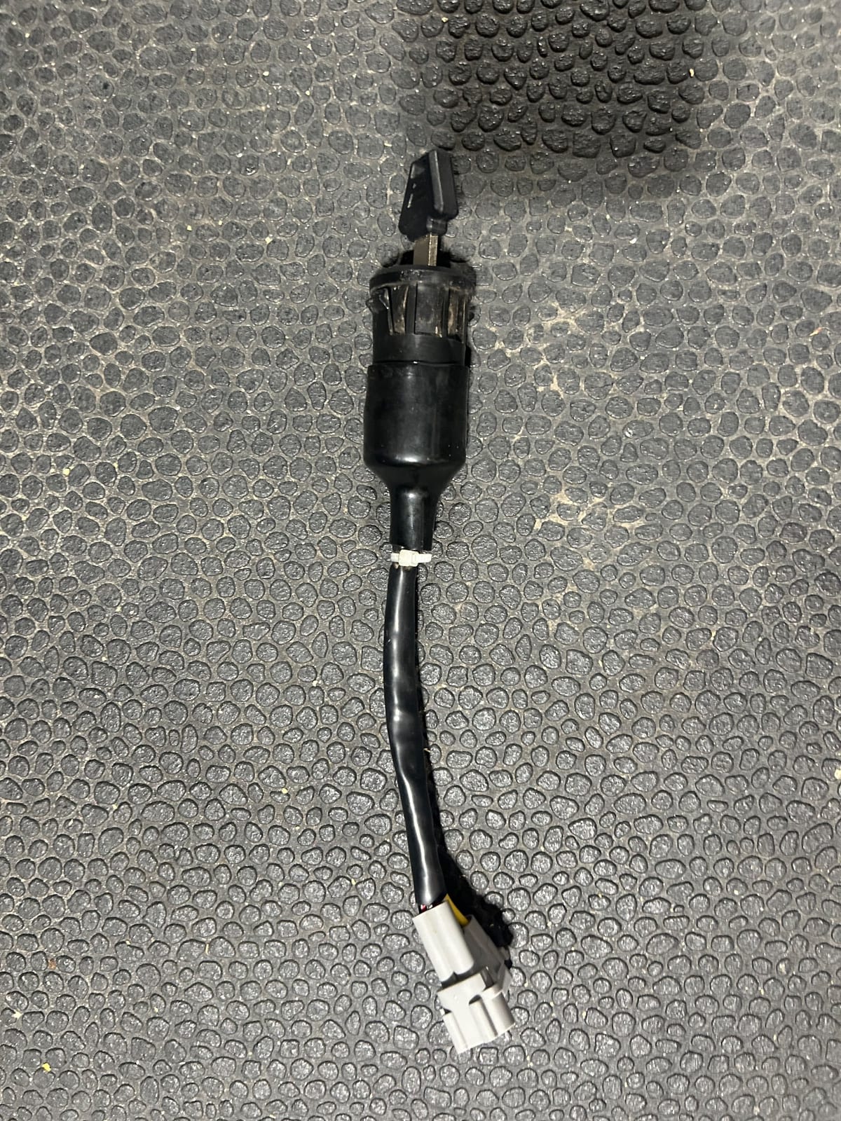 E Ride Pro Lid Lock And Key Ignition, photo 5 of 8