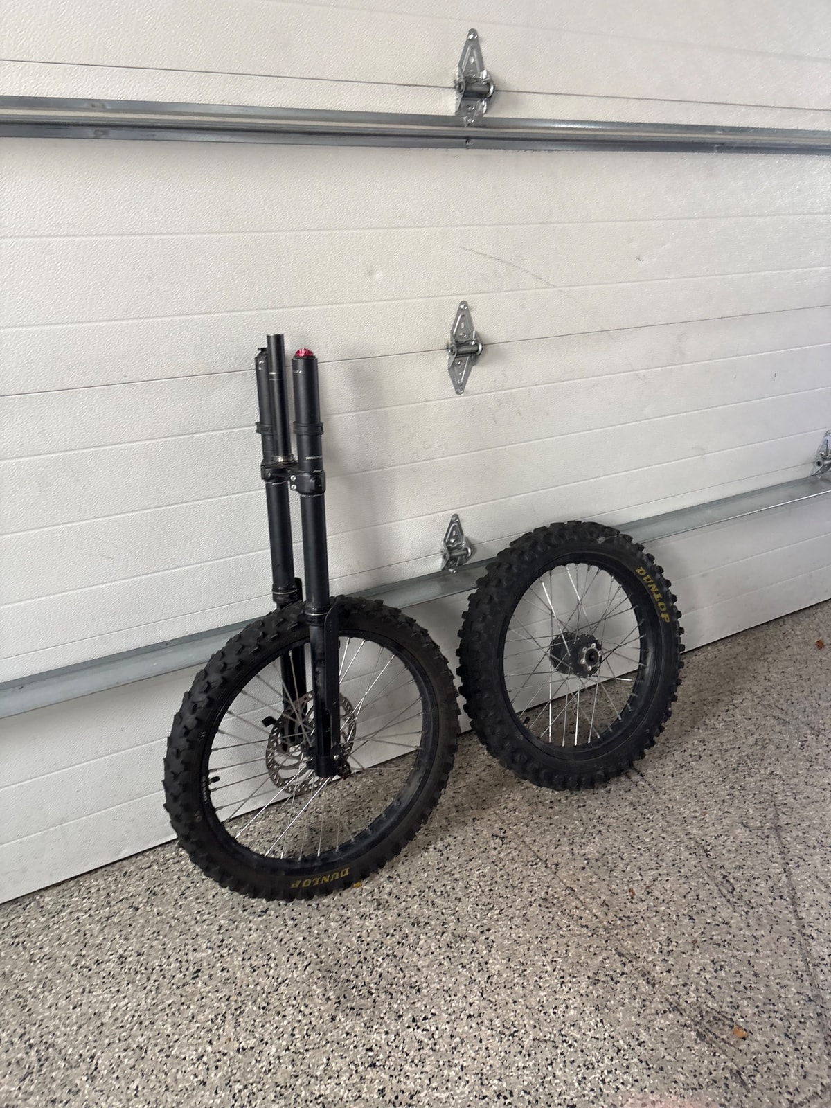 Sur-Ron Dirt Dunlop Tire (FORKS NOT INCLUDED), photo 2 of 5