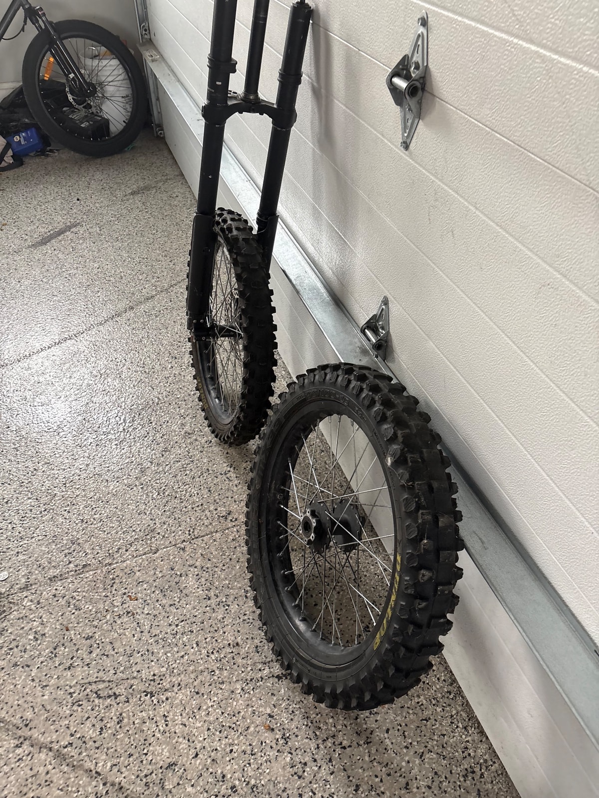 Sur-Ron Dirt Dunlop Tire (FORKS NOT INCLUDED), photo 5 of 5