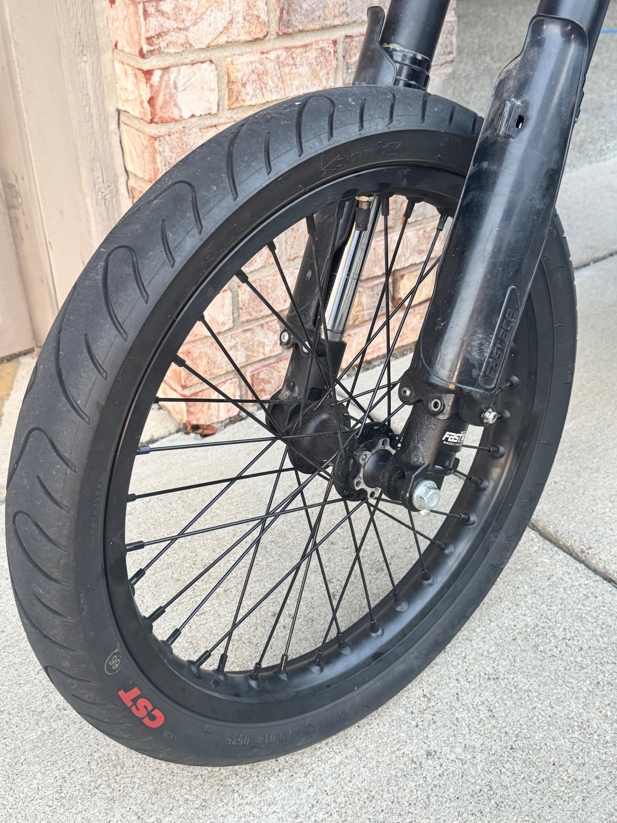 CST Supermotos
