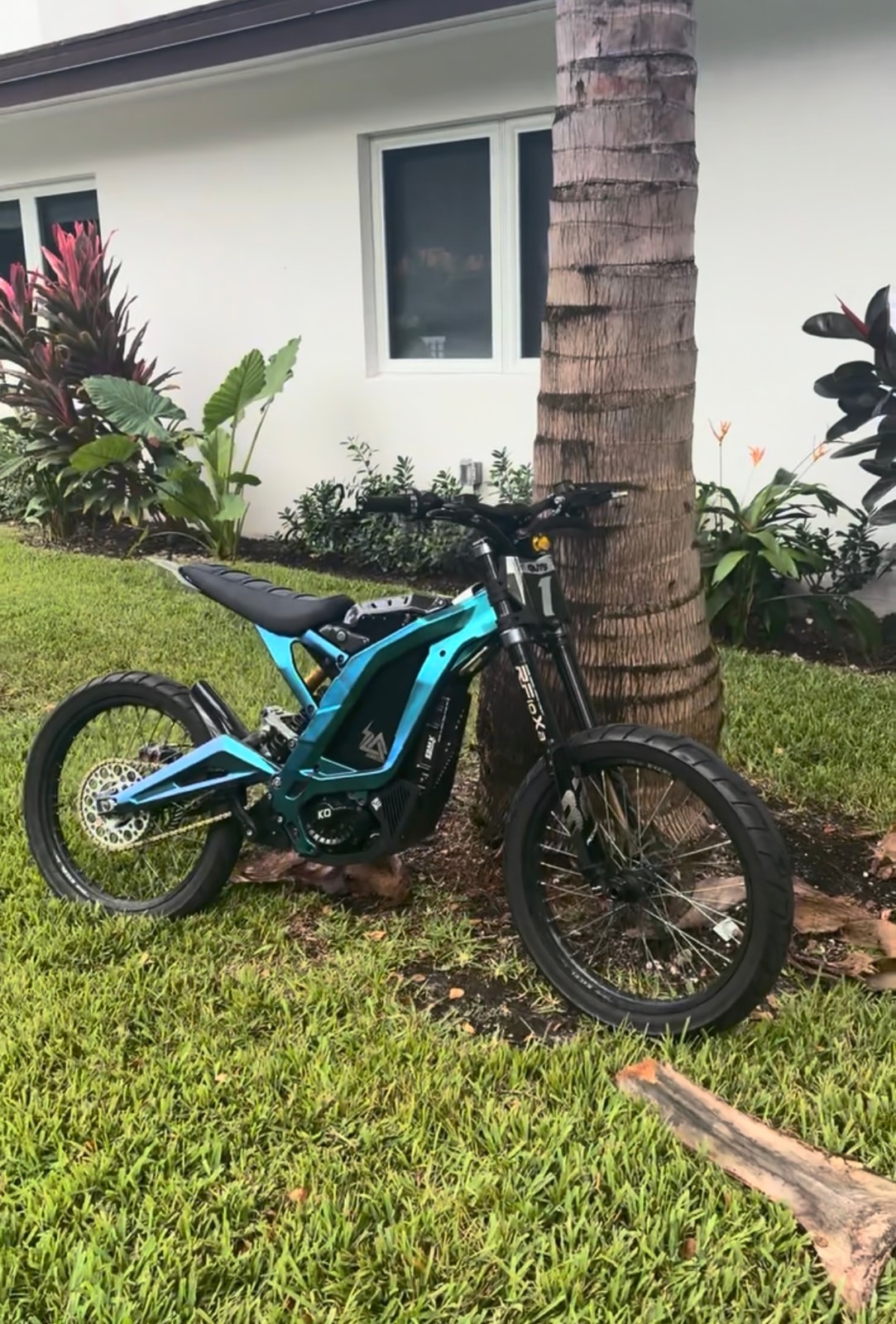 Sur-Ron Lbx Modded, photo 1 of 3