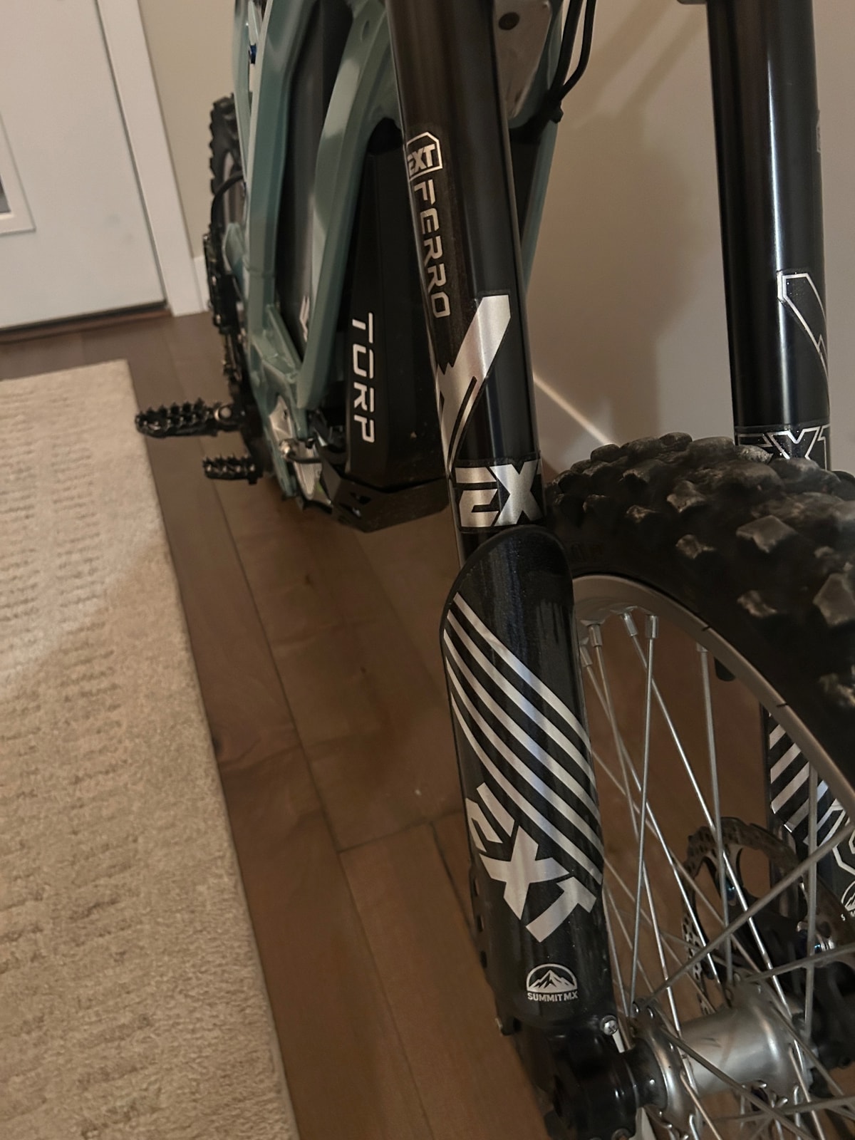 EXT Ferro Front Forks (drop Crown), photo 2 of 4