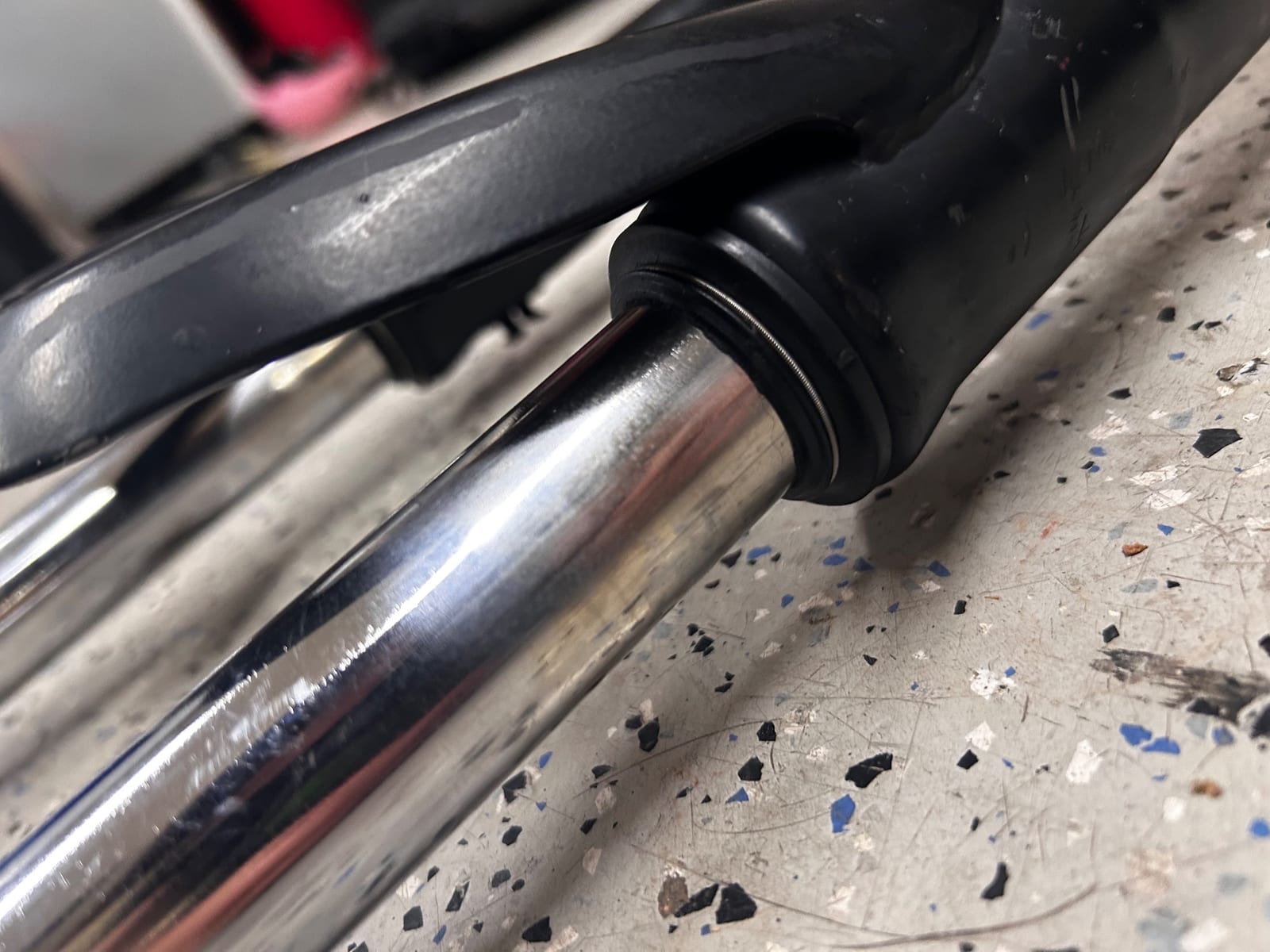 Non Blown Ridstar Q20 Forks, photo 2 of 3