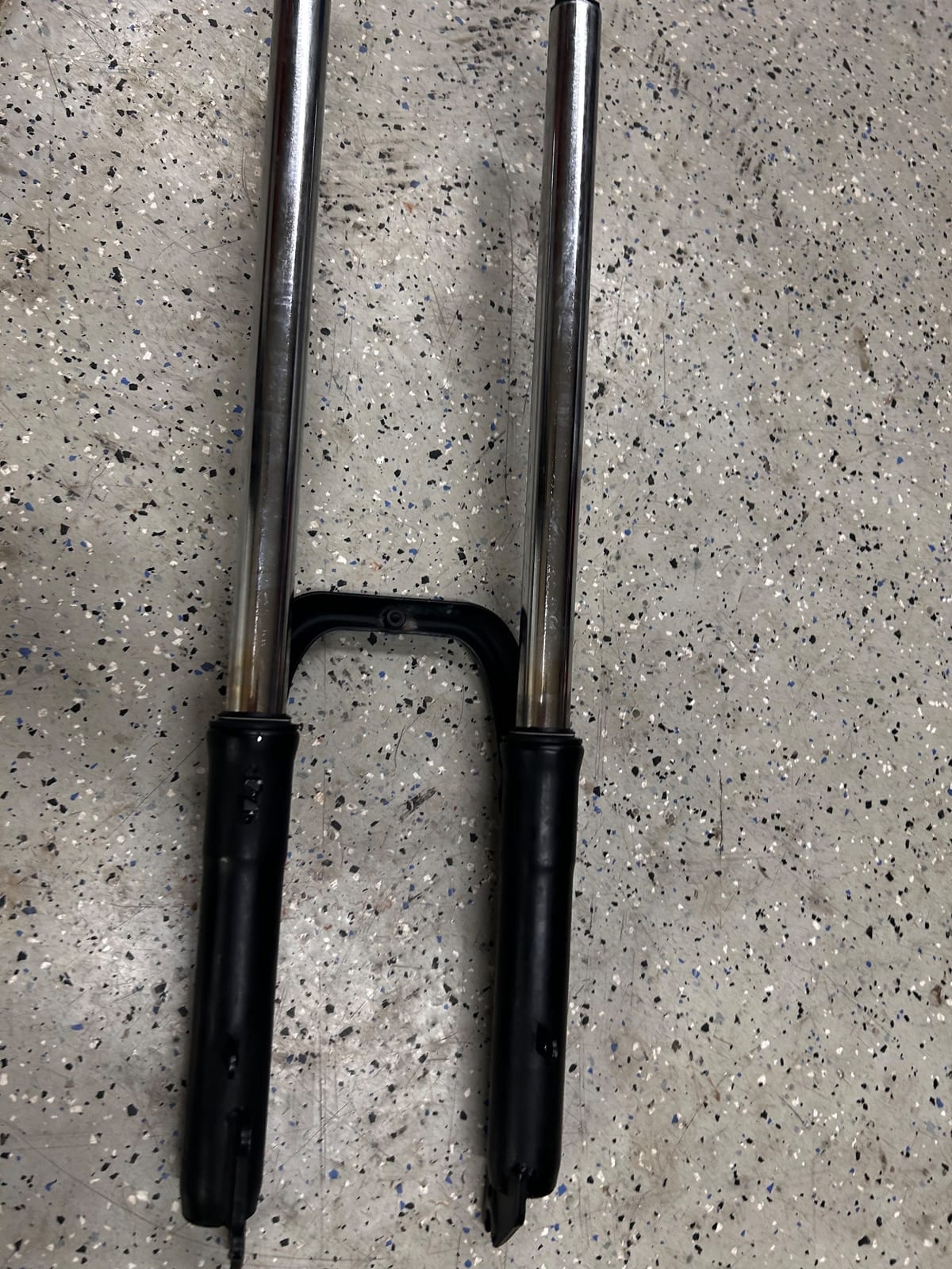 Non Blown Ridstar Q20 Forks, photo 3 of 3