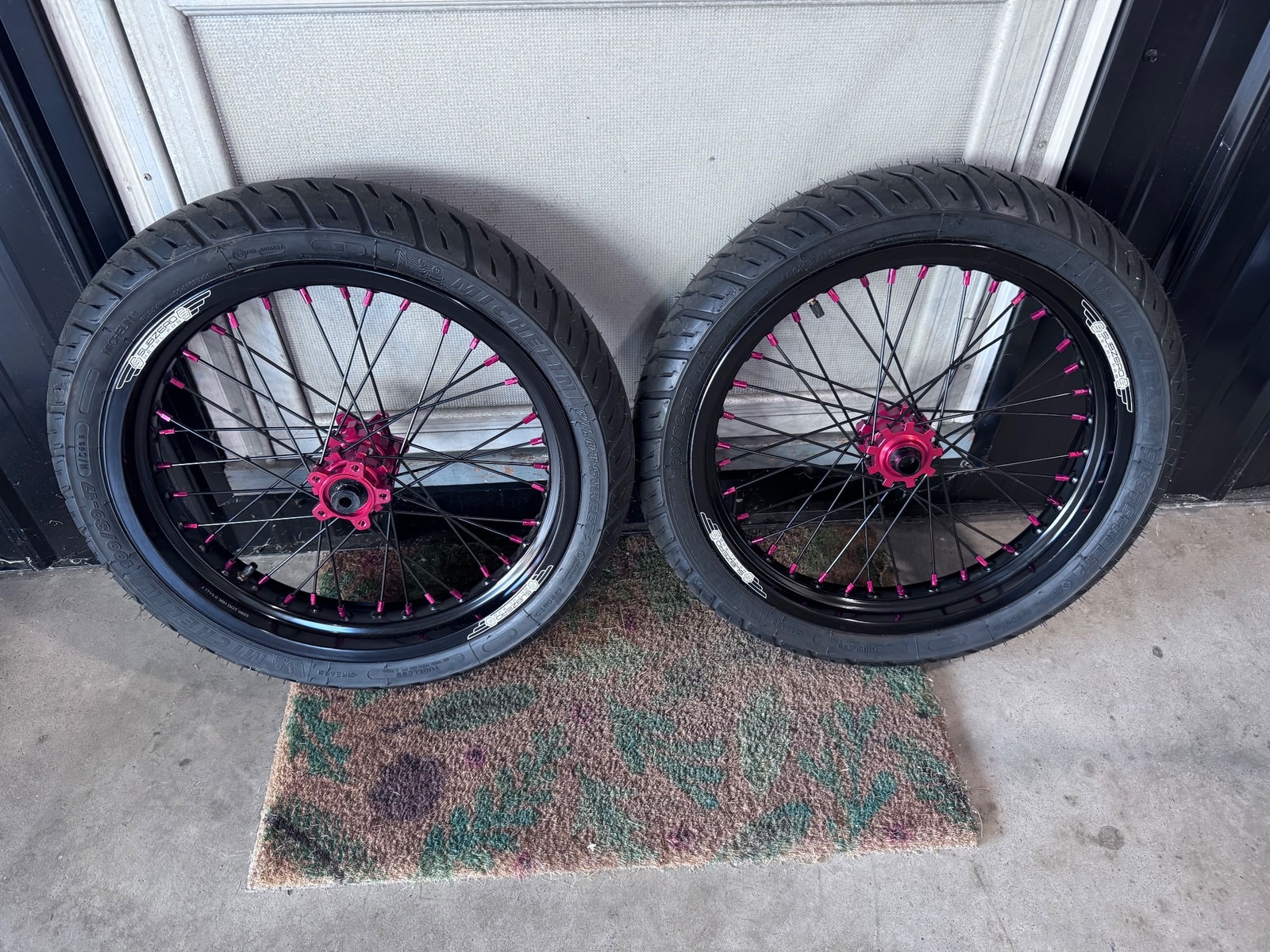 Subzero Metal Fab 17/17 Supermoto, photo 1 of 3