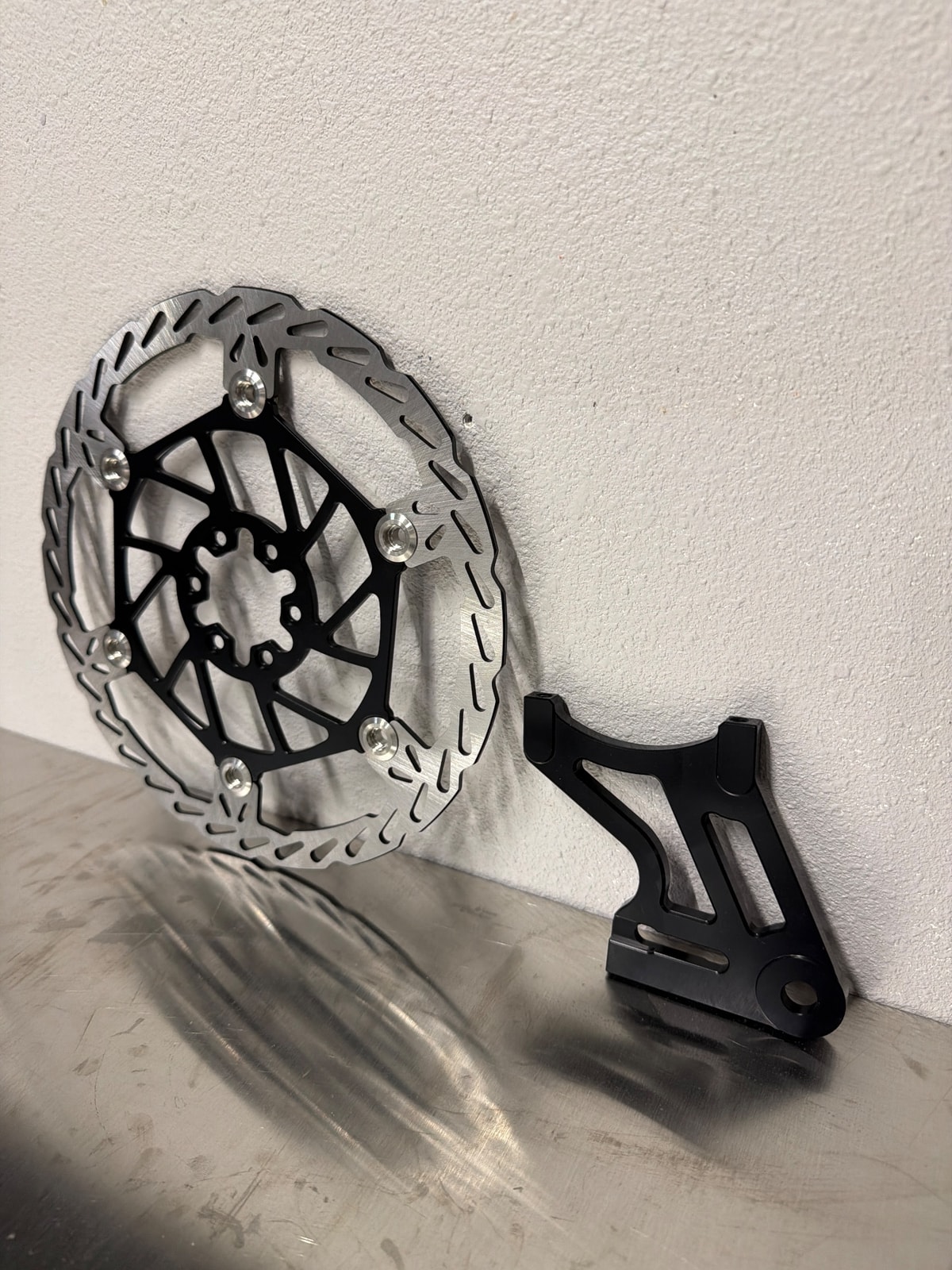 Brand New 250mm Rear Rotor And Adapter For Sur-Ron Lbx, photo 2 of 4