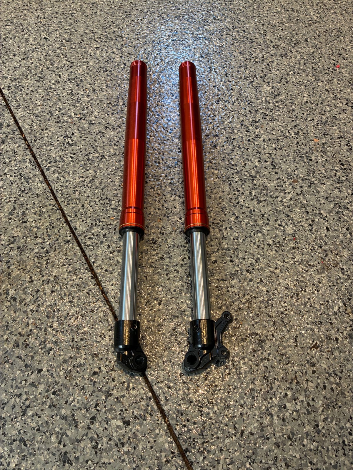 Tuttio Stock Orange Forks, photo 2 of 2