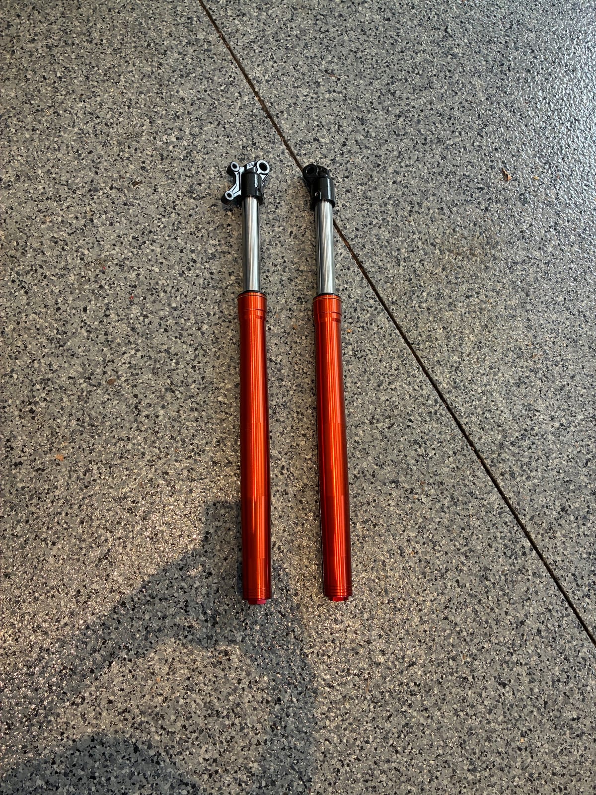 Tuttio Stock Orange Forks, photo 1 of 2